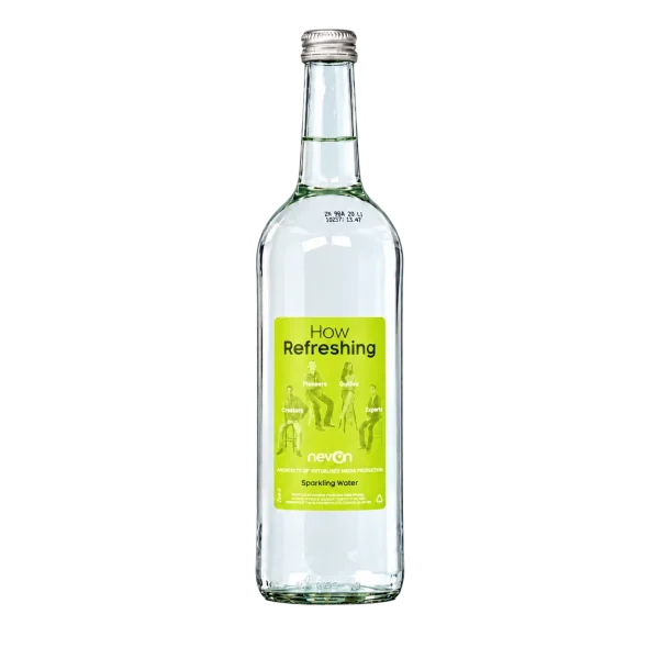 Water Concepts – Glaswasserflasche mit Logo und Etikett